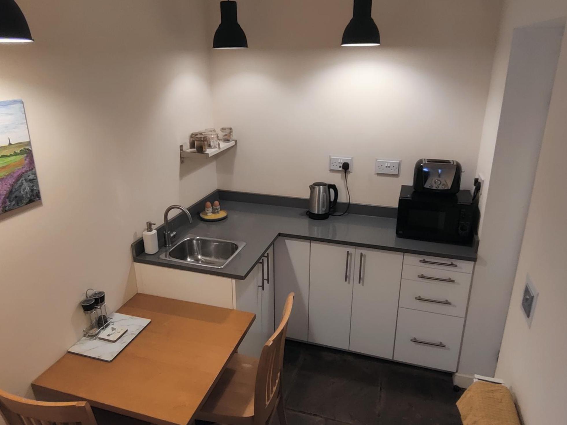 Private Annex To Victorian Villa, With Kitchen And Free Parking Todmorden Bagian luar foto